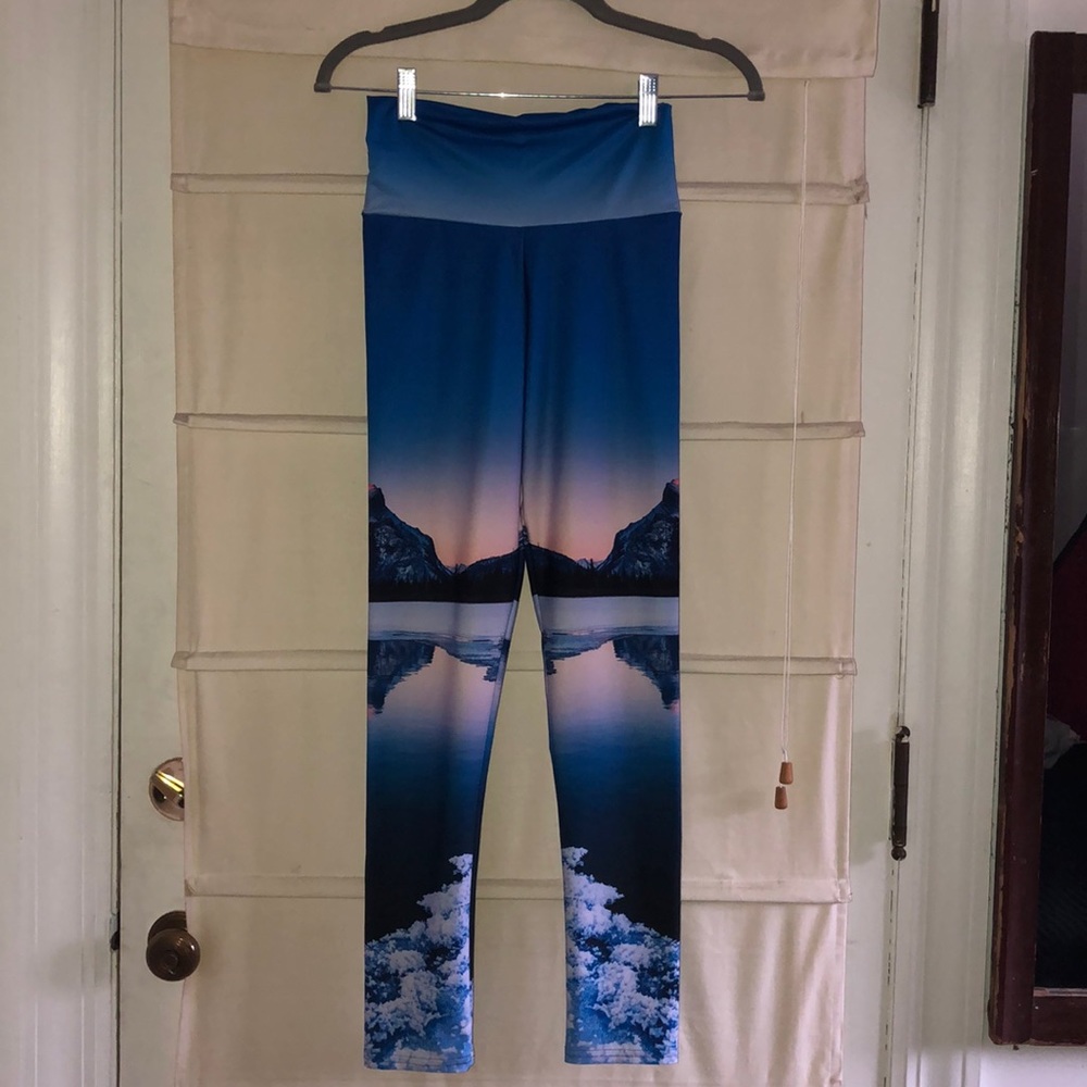 Carrie Servos Frosty Rundle Reflections Leggings